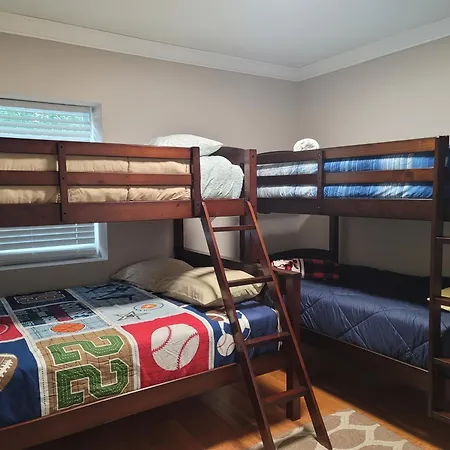 Great Large Home,8 Min From Downtown